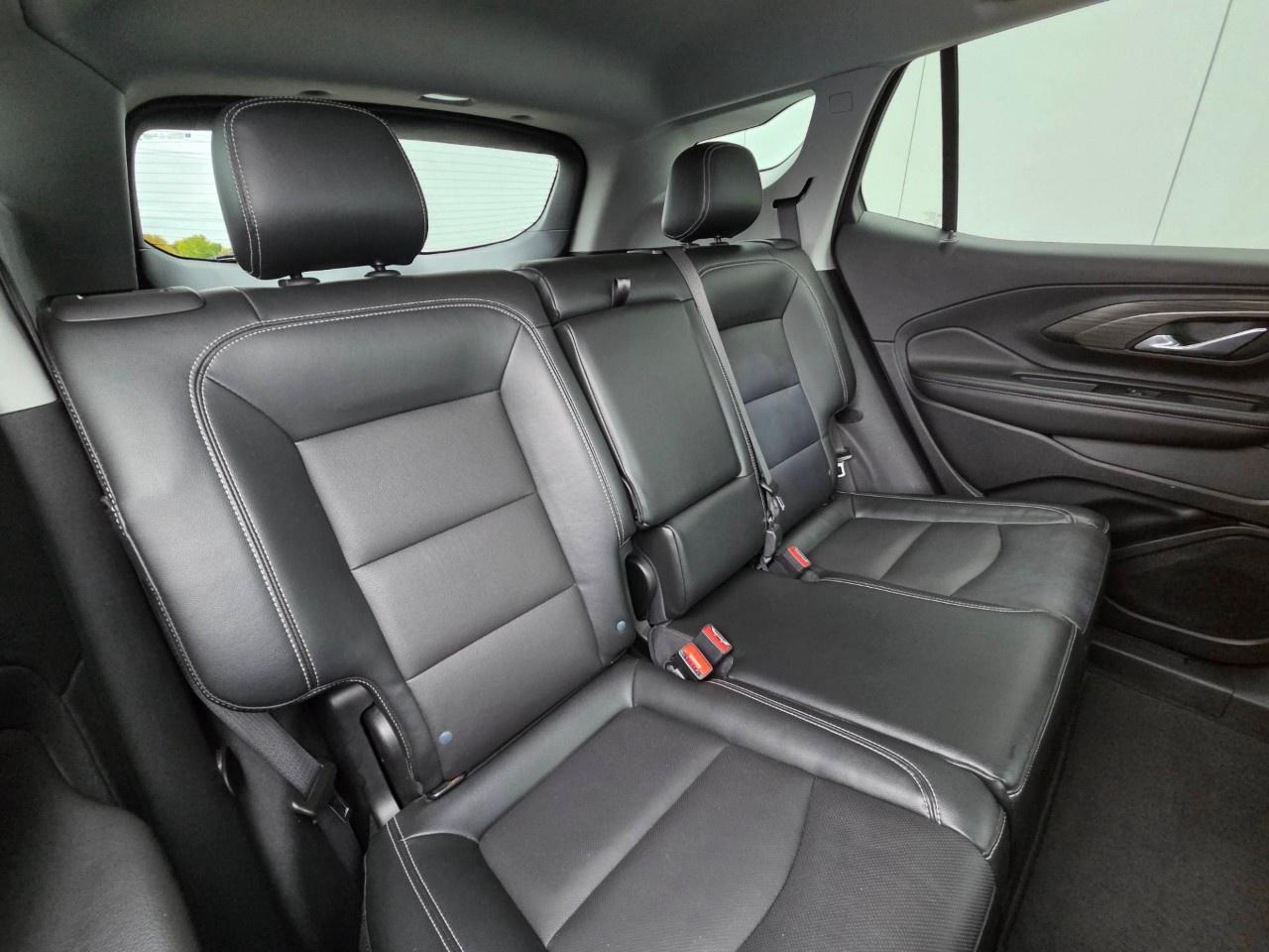 2023 GMC Terrain AWD SLT Photo