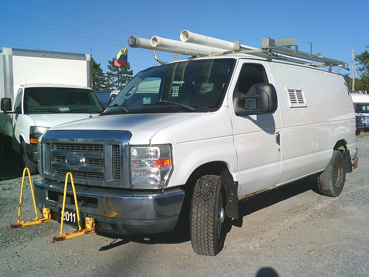 2011 Ford Econoline E-350 GENERATOR/INVERTER/TOW PKG - Photo #1