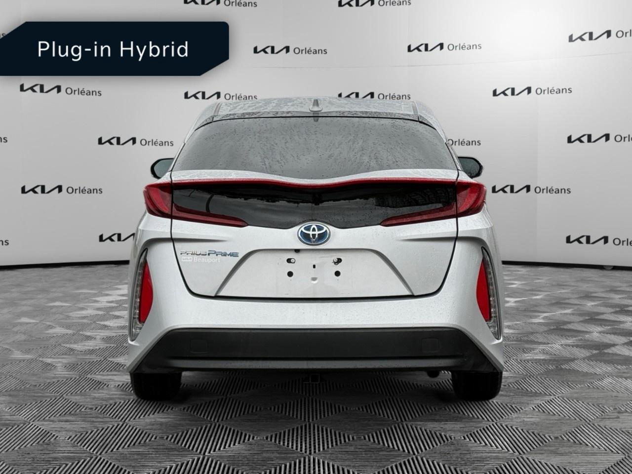 2022 Toyota Prius Prime LE (GS) Photo