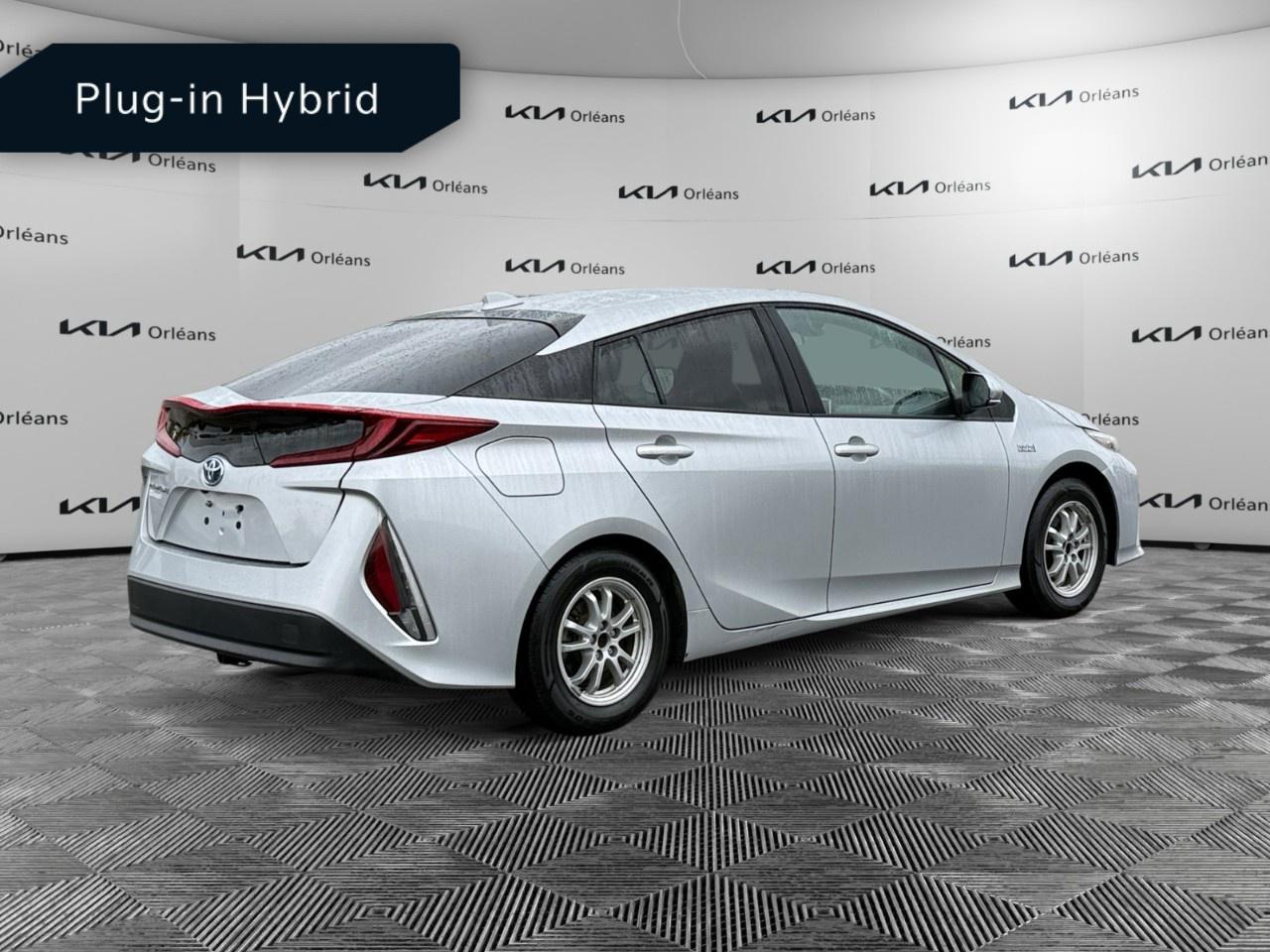 2022 Toyota Prius Prime LE (GS) Photo