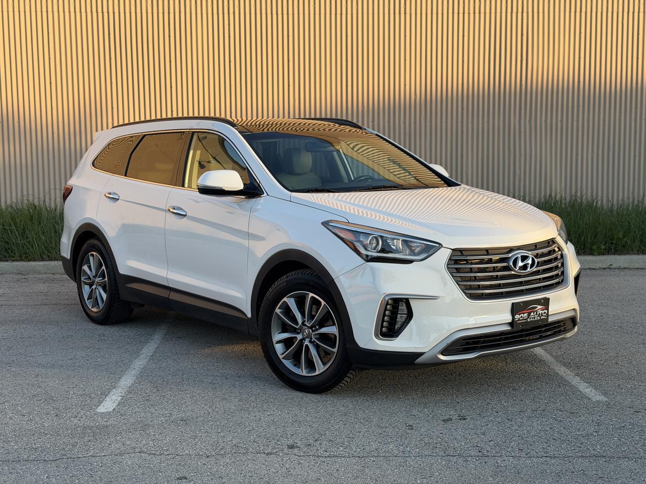 2017 Hyundai Santa Fe XL Luxury Photo