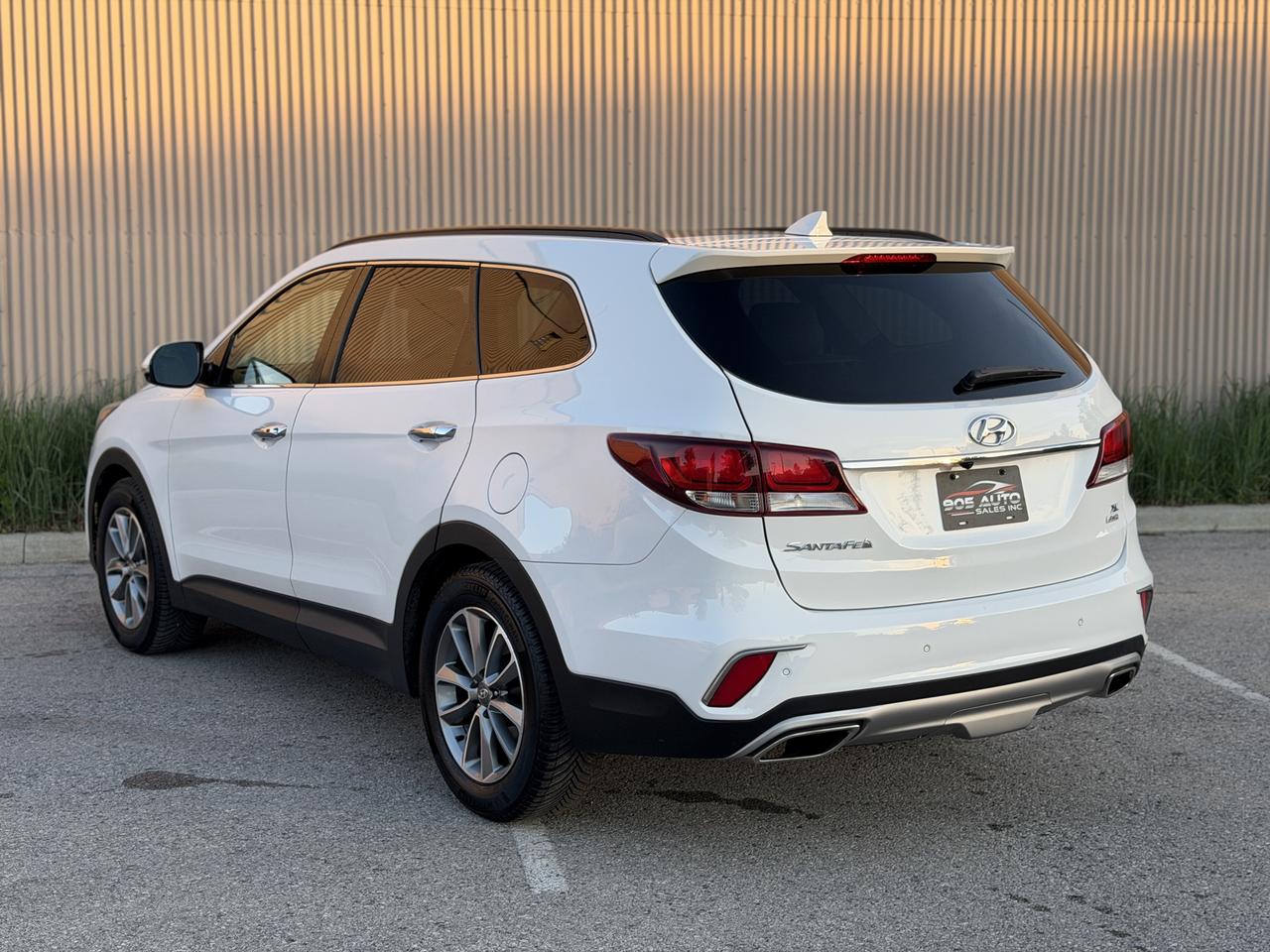 2017 Hyundai Santa Fe XL Luxury Photo