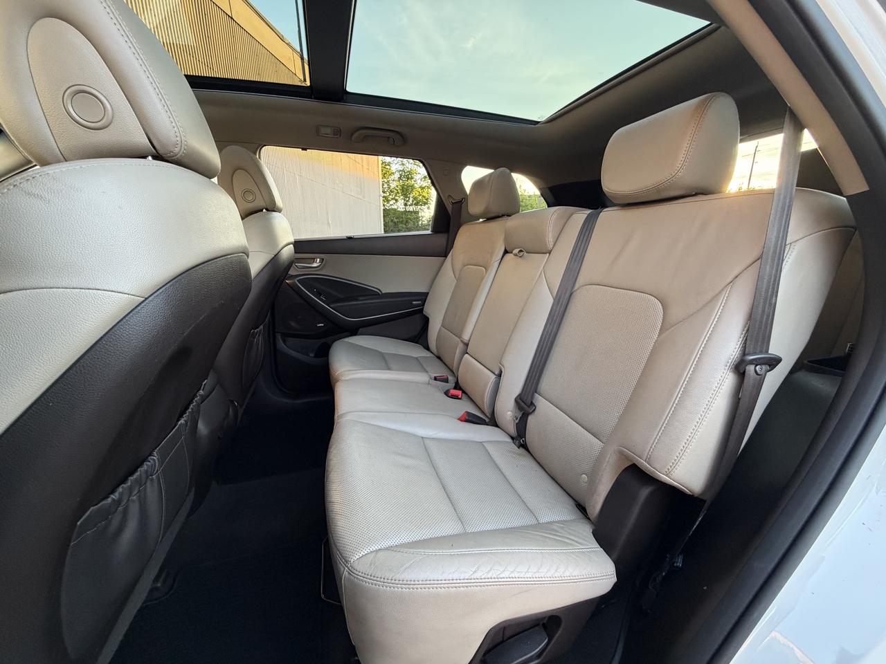 2017 Hyundai Santa Fe XL Luxury Photo