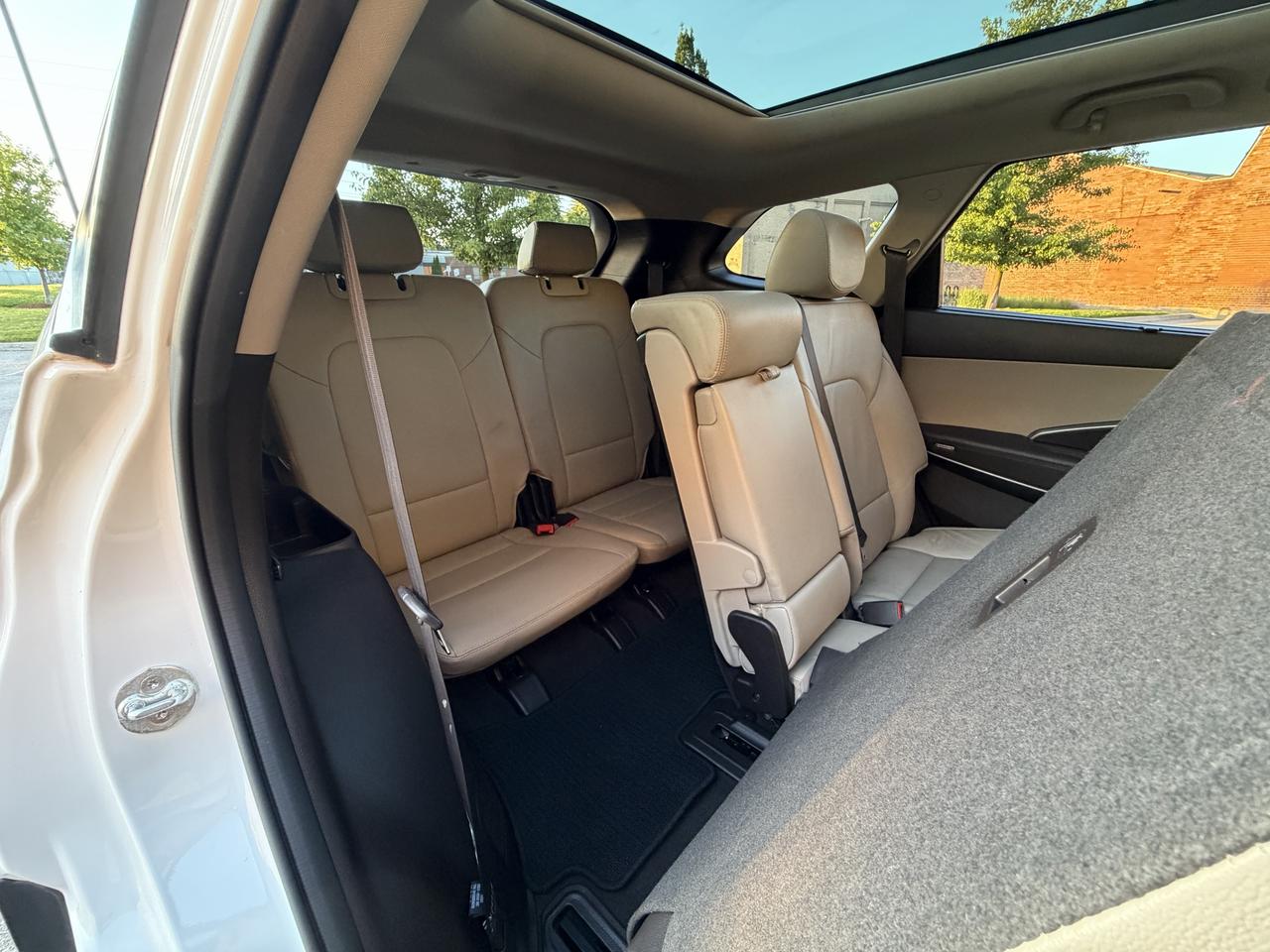 2017 Hyundai Santa Fe XL Luxury Photo
