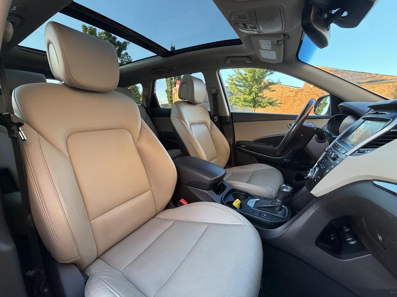 2017 Hyundai Santa Fe XL Luxury Photo