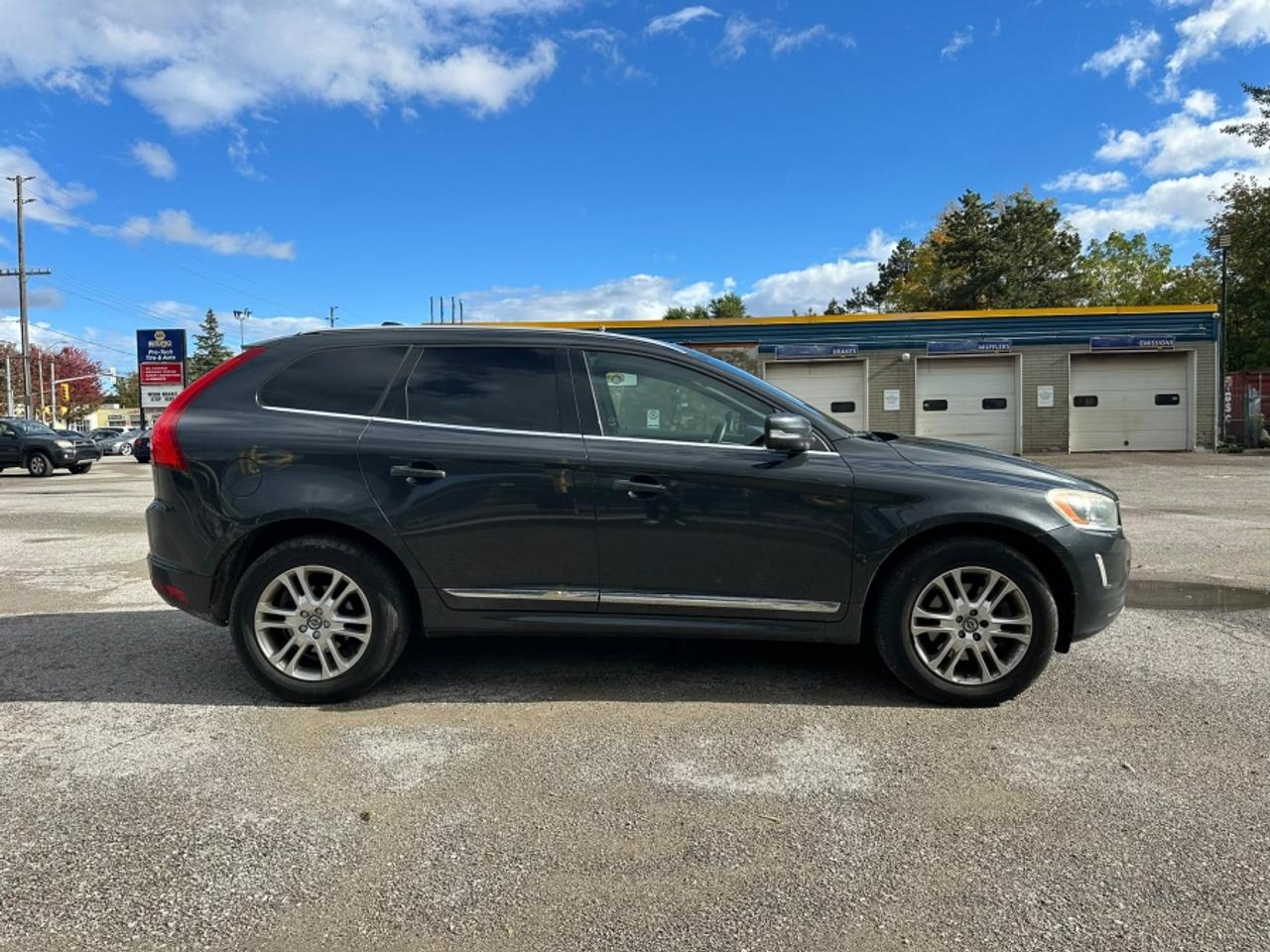 2015 Volvo XC60 * PREMIER PLUS * AWD * LOW KM * T5 PREMIER PLUS Photo
