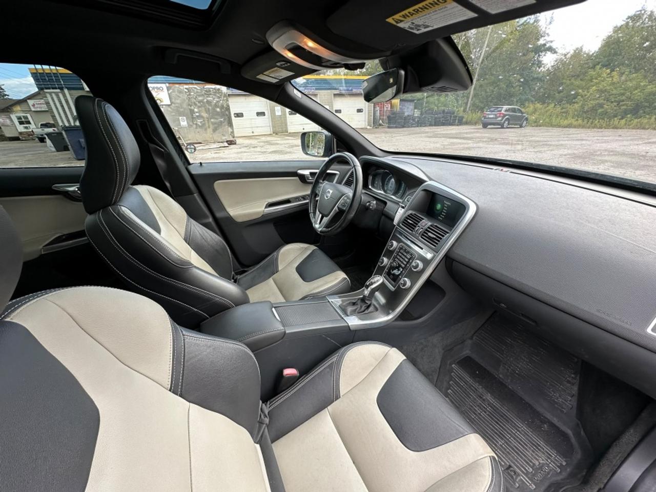 2015 Volvo XC60 * PREMIER PLUS * AWD * LOW KM * T5 PREMIER PLUS Photo