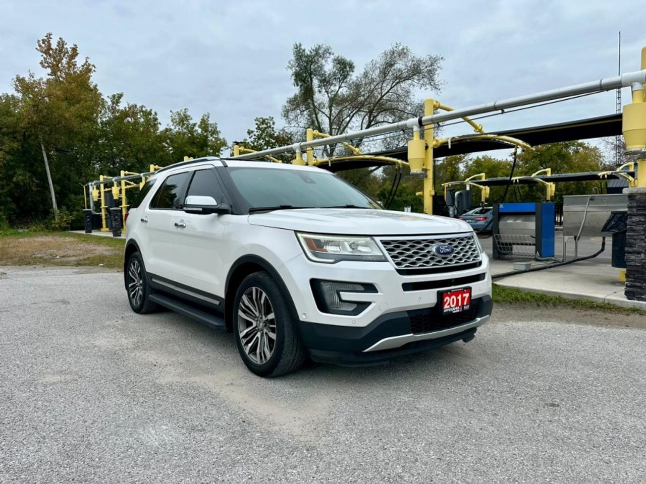 2017 Ford Explorer * PLATINUM * 4X4 * PLATINUM Photo