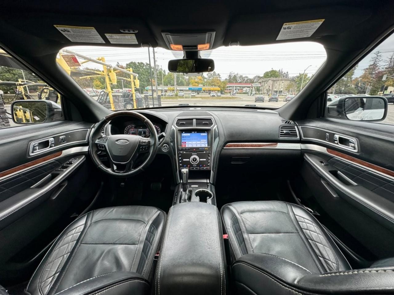 2017 Ford Explorer * PLATINUM * 4X4 * PLATINUM Photo