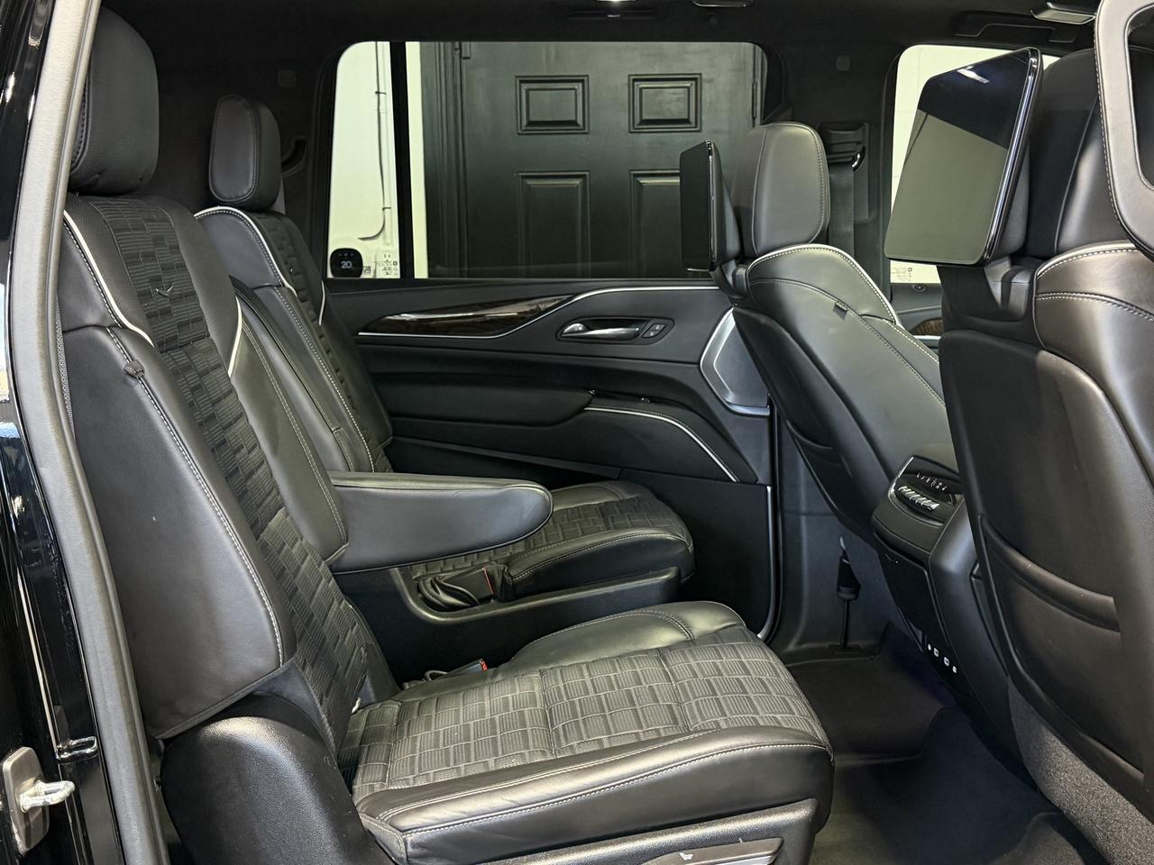 2021 Cadillac Escalade ESV Sport Platinum Massage Seats, Super Cruise, DVD’s, Power Running Boards Photo