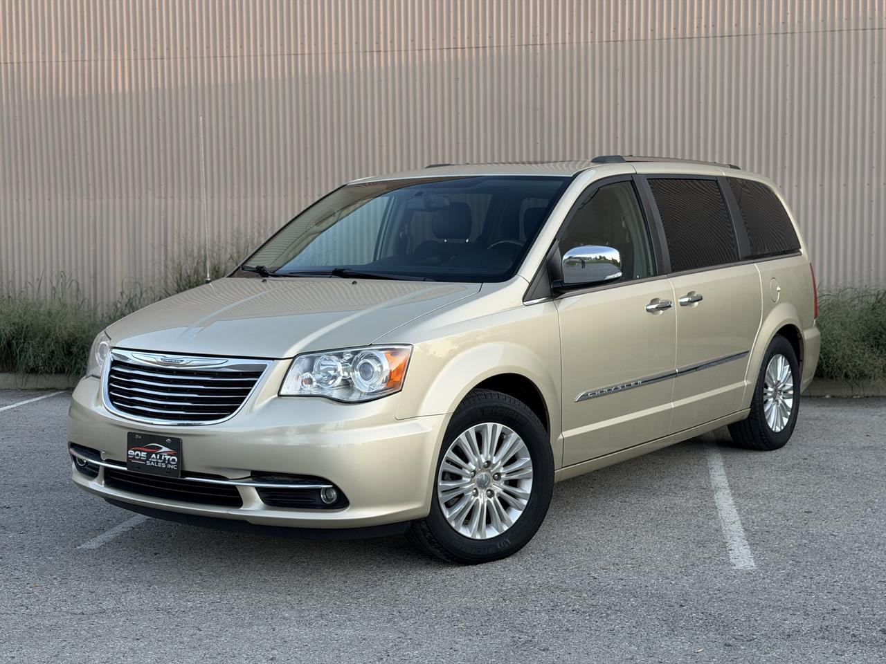2012 Chrysler Town & Country Limited - Photo #1