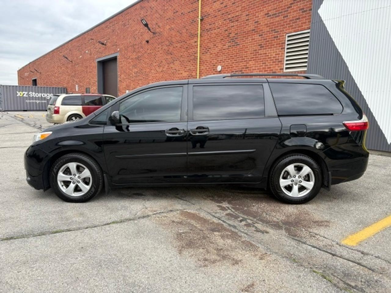 2017 Toyota Sienna L 7 PASS **1 OWNER-NO ACCIDENTS-CERTIFIED** Photo