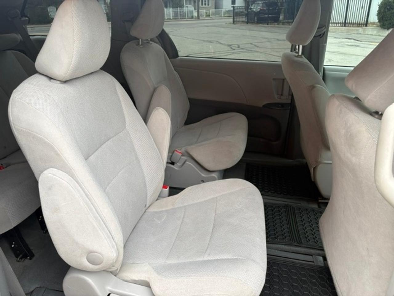 2017 Toyota Sienna L 7 PASS **1 OWNER-NO ACCIDENTS-CERTIFIED** Photo