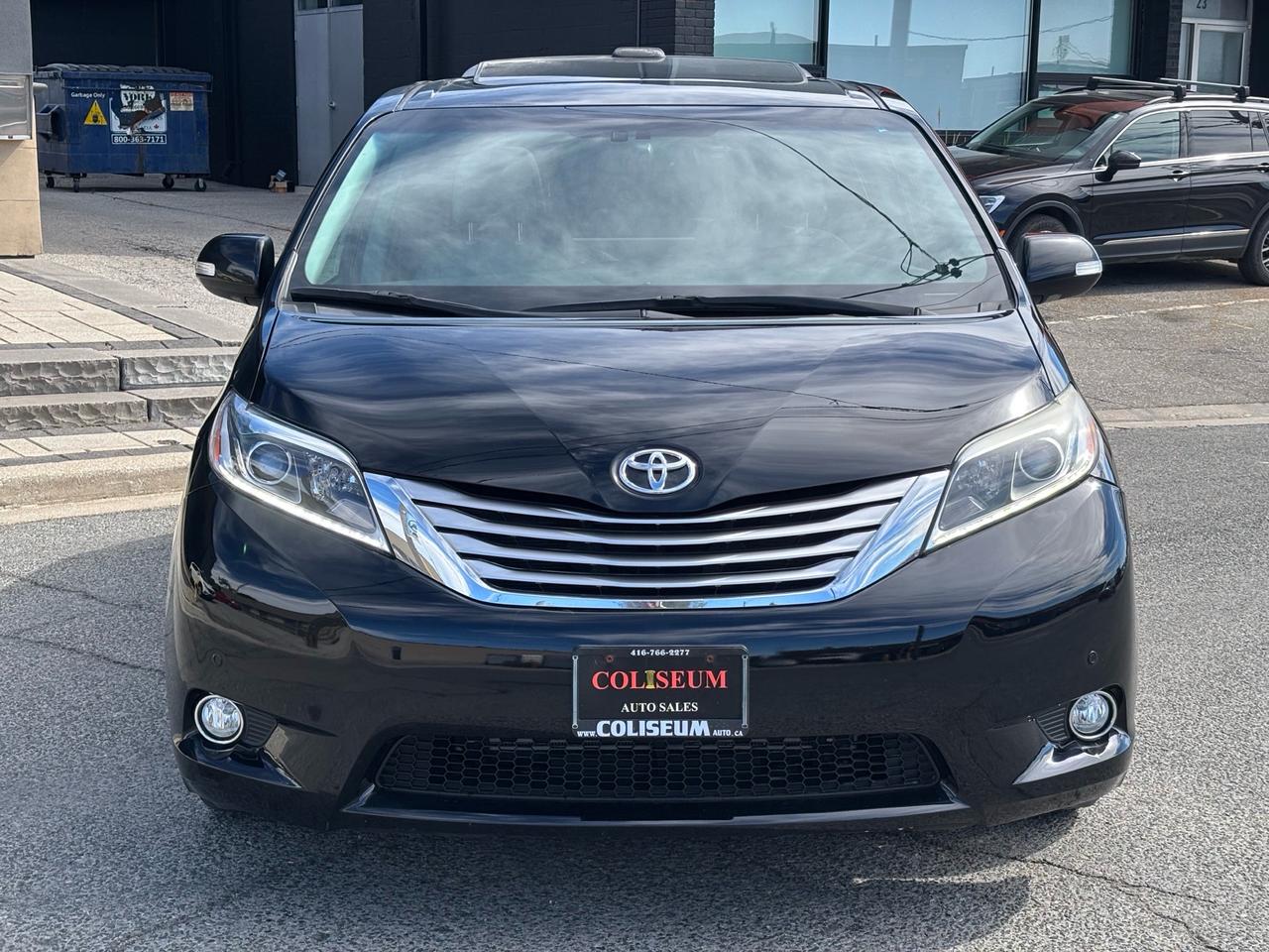 2017 Toyota Sienna LIMITED 7- PASS **LEATHER-ROOF-CAMERA-NAVI** Photo