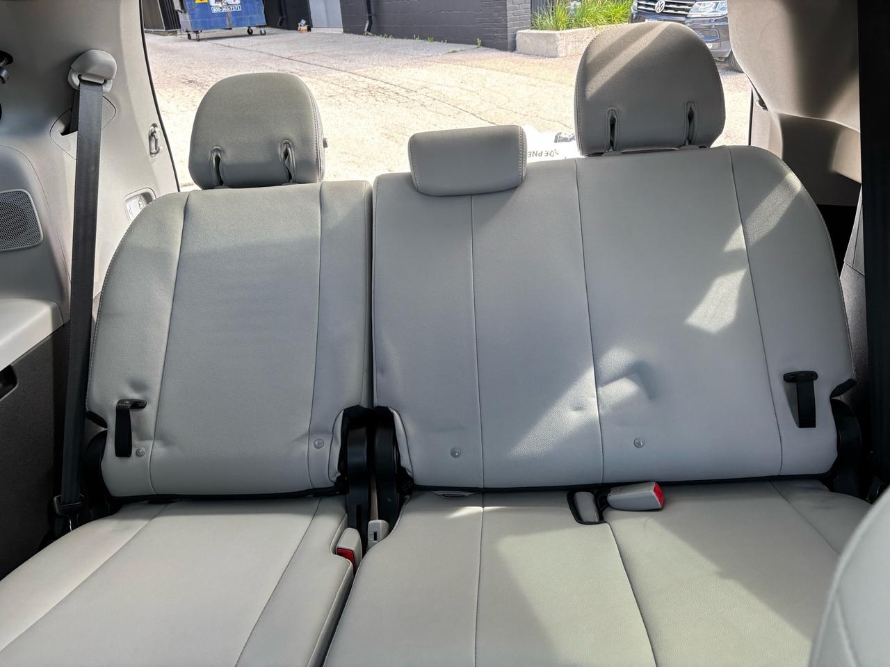 2017 Toyota Sienna LIMITED 7- PASS **LEATHER-ROOF-CAMERA-NAVI** Photo