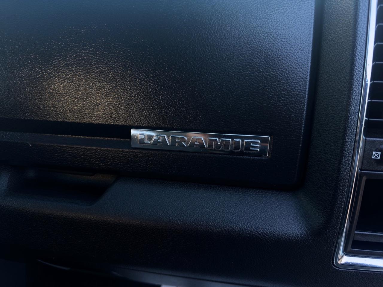 2017 RAM 1500 4WD Crew Cab 140.5" Laramie Photo
