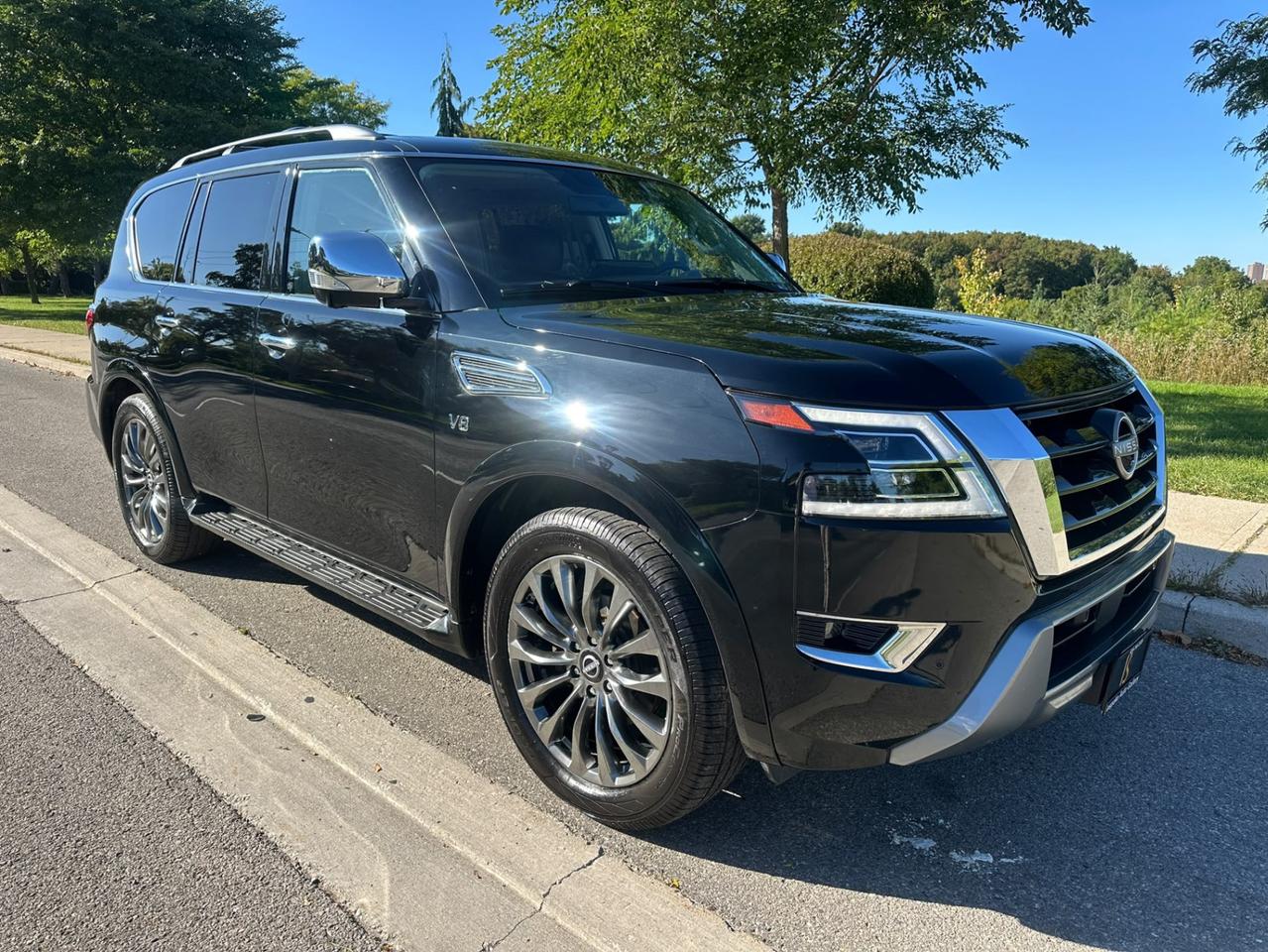 2021 Nissan Armada ONE OWNER / NO ACCIDENTS / PLATINUM / 7 PASSENGER / FULL SIZE LUXURY Photo