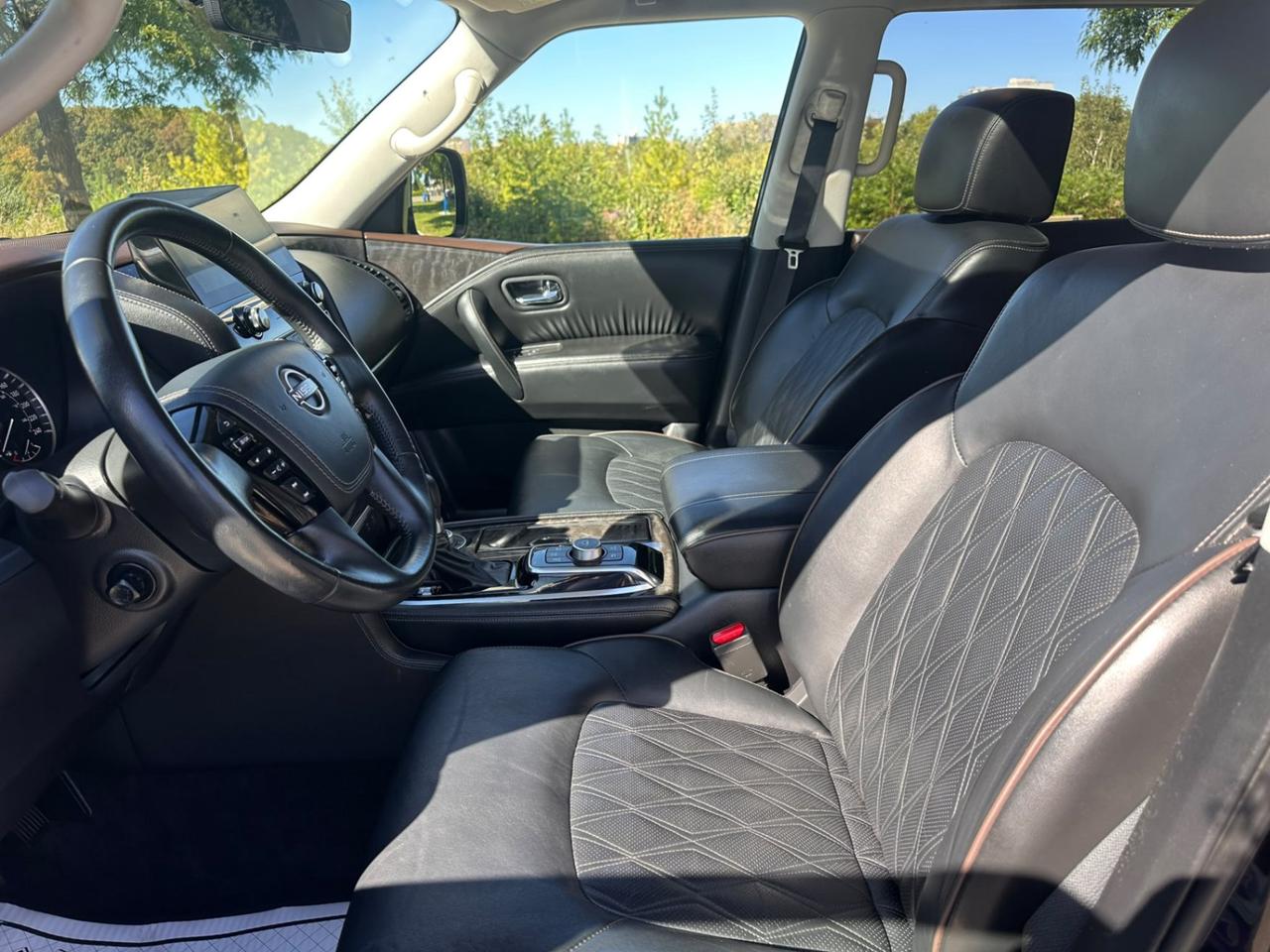 2021 Nissan Armada ONE OWNER / NO ACCIDENTS / PLATINUM / 7 PASSENGER / FULL SIZE LUXURY Photo