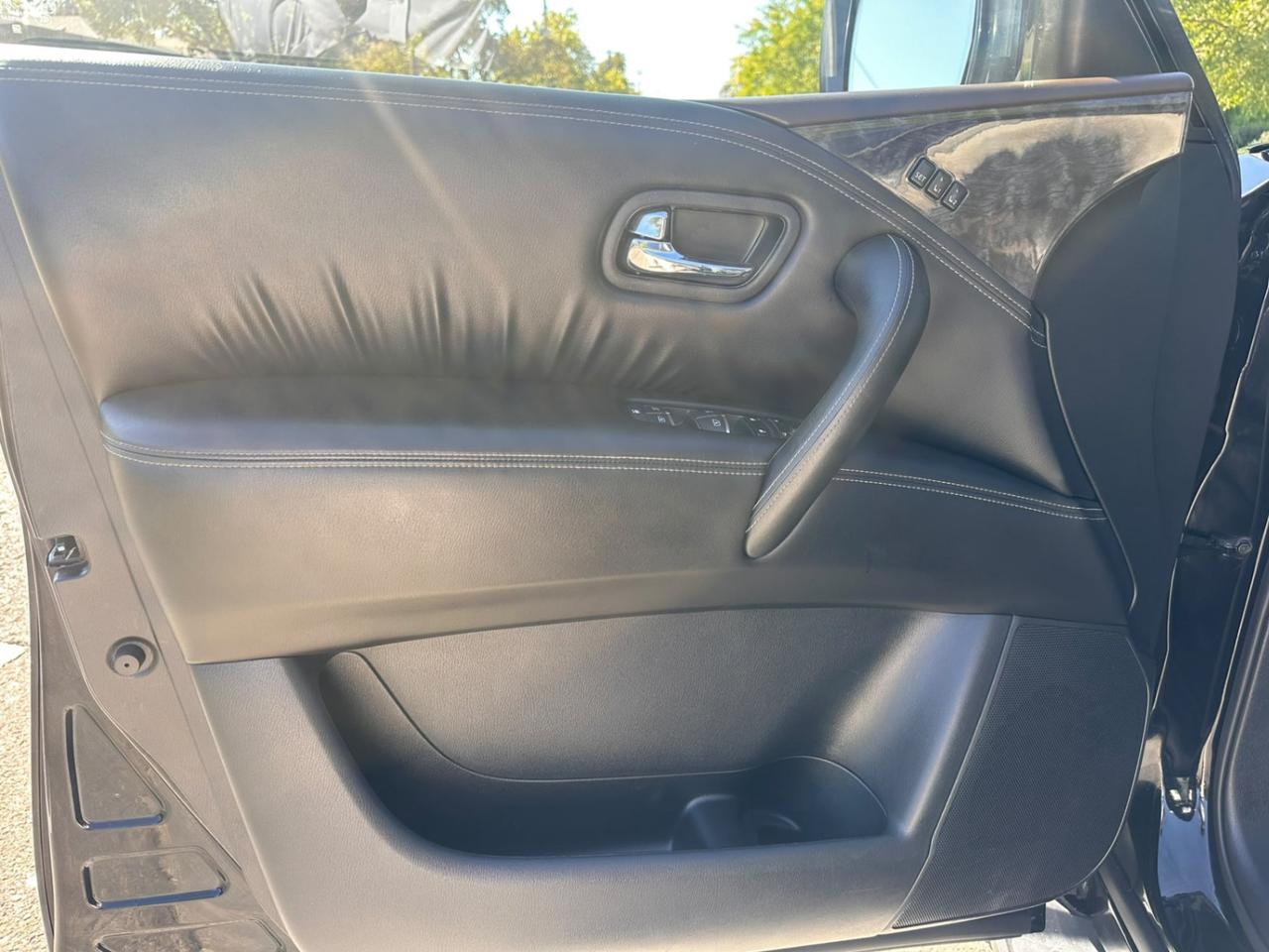 2021 Nissan Armada ONE OWNER / NO ACCIDENTS / PLATINUM / 7 PASSENGER / FULL SIZE LUXURY Photo
