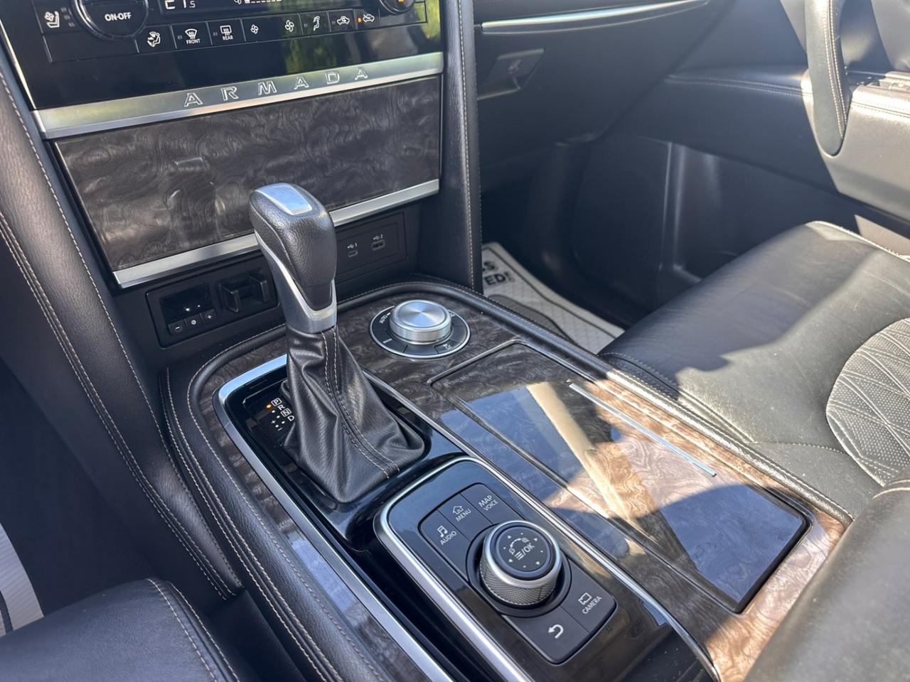2021 Nissan Armada ONE OWNER / NO ACCIDENTS / PLATINUM / 7 PASSENGER / FULL SIZE LUXURY Photo