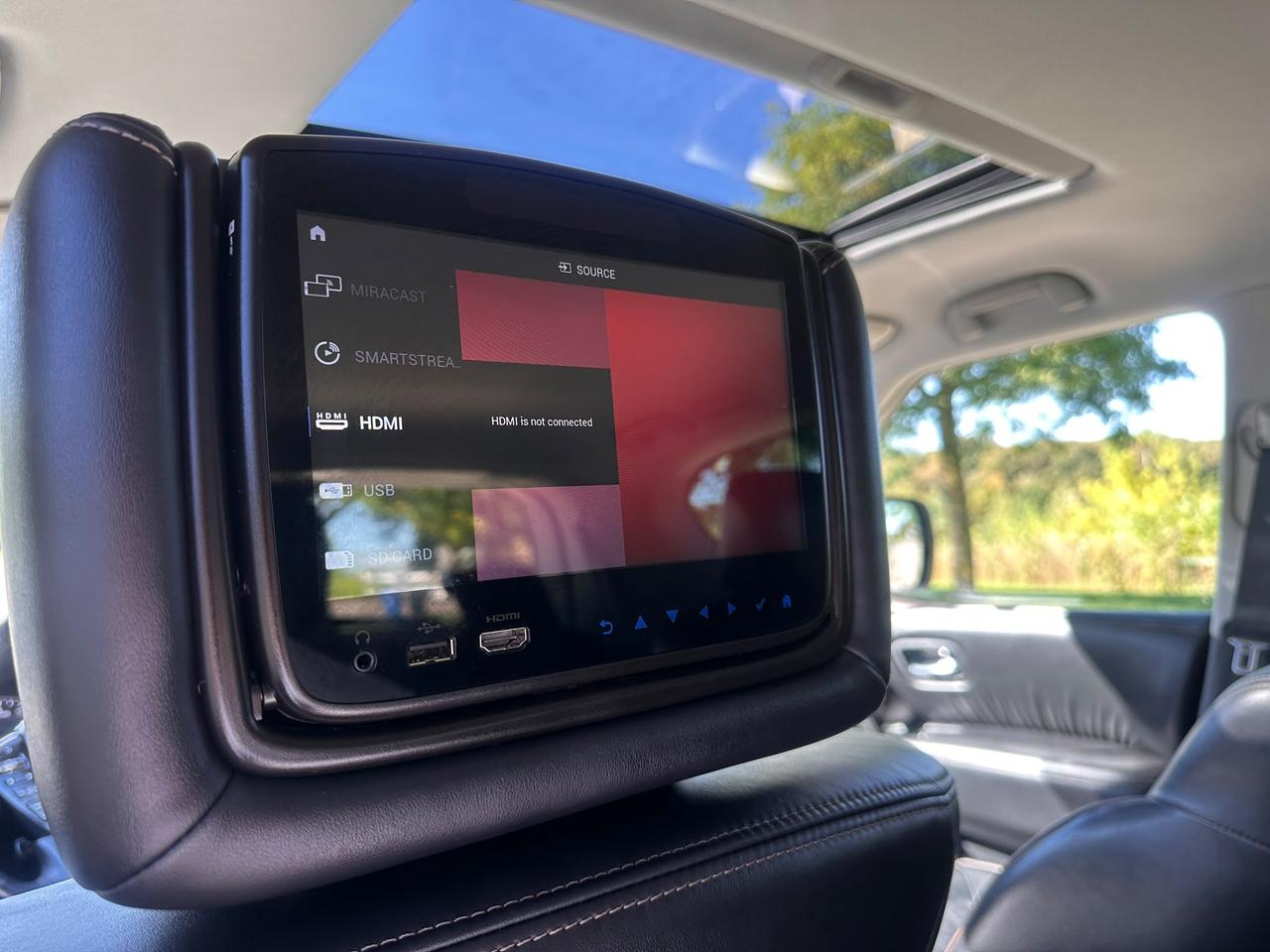 2021 Nissan Armada ONE OWNER / NO ACCIDENTS / PLATINUM / 7 PASSENGER / FULL SIZE LUXURY Photo