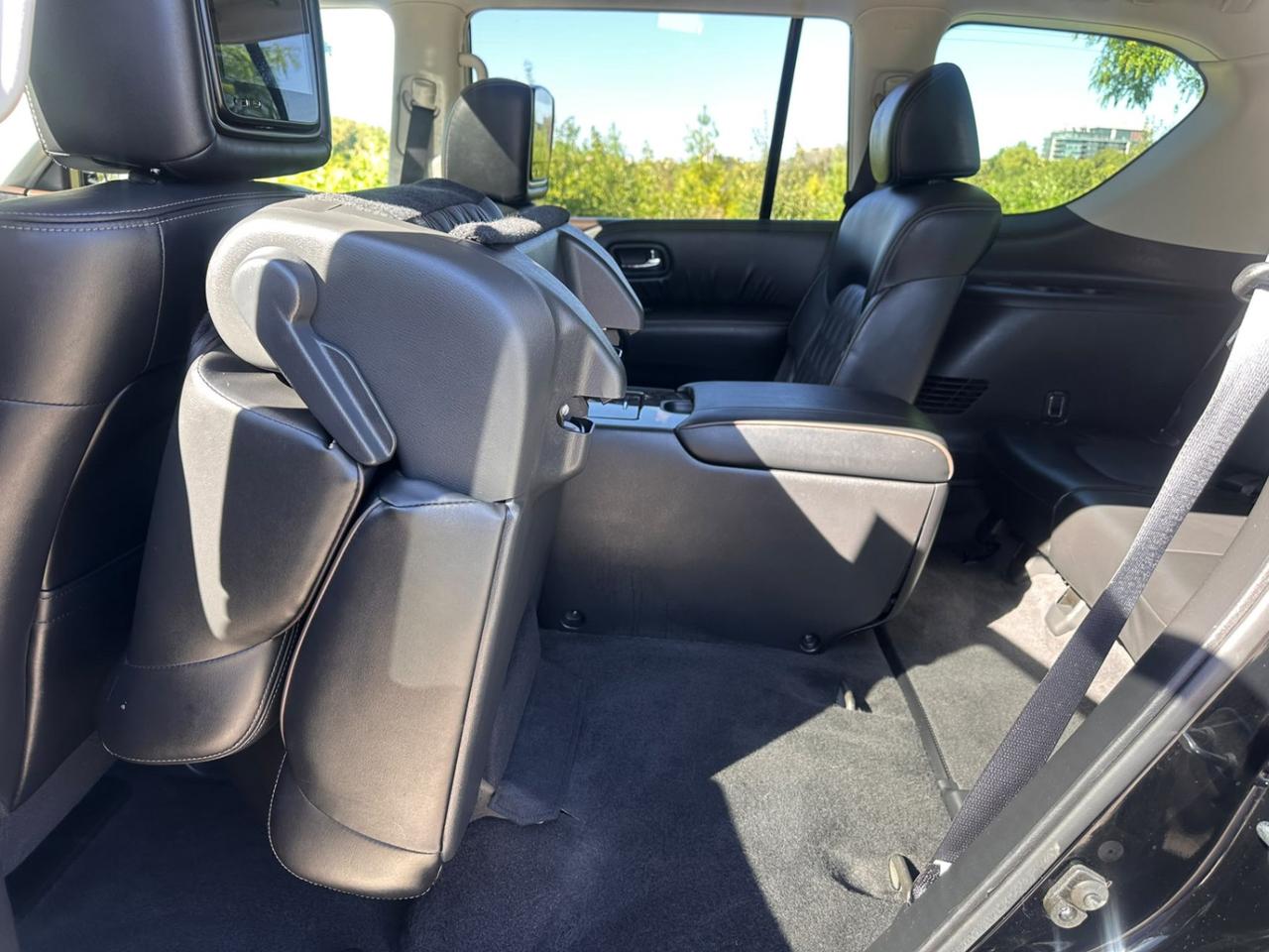 2021 Nissan Armada ONE OWNER / NO ACCIDENTS / PLATINUM / 7 PASSENGER / FULL SIZE LUXURY Photo