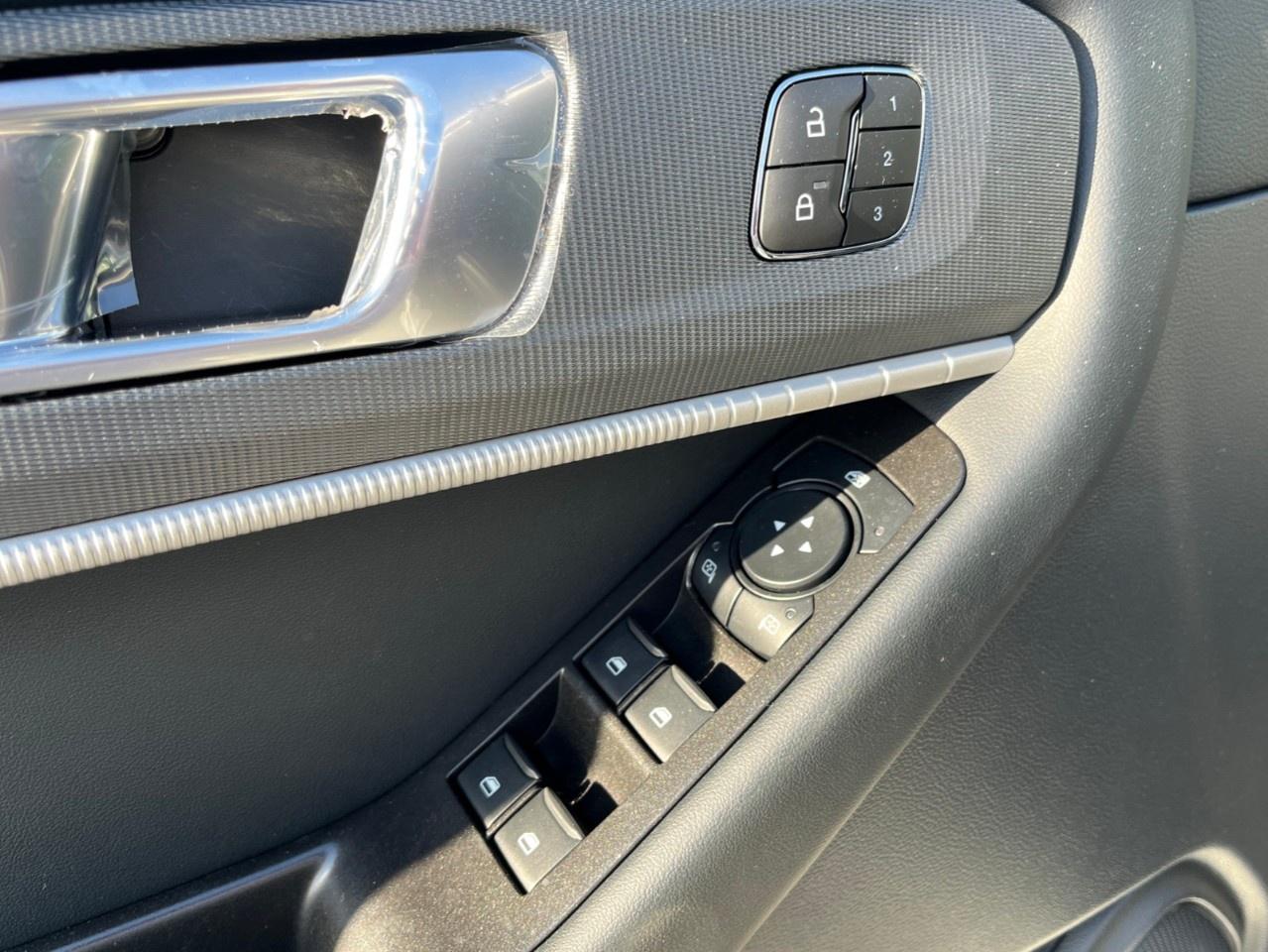 2027 Ford Explorer ST-Line 4WD Photo