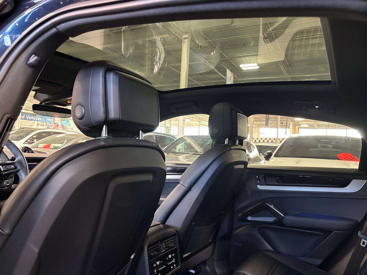 2024 Porsche Cayenne COUPE|AWD|NAV|BOSE|PASSENGERDISPLAY|AMBIENT|3DCAM| Photo