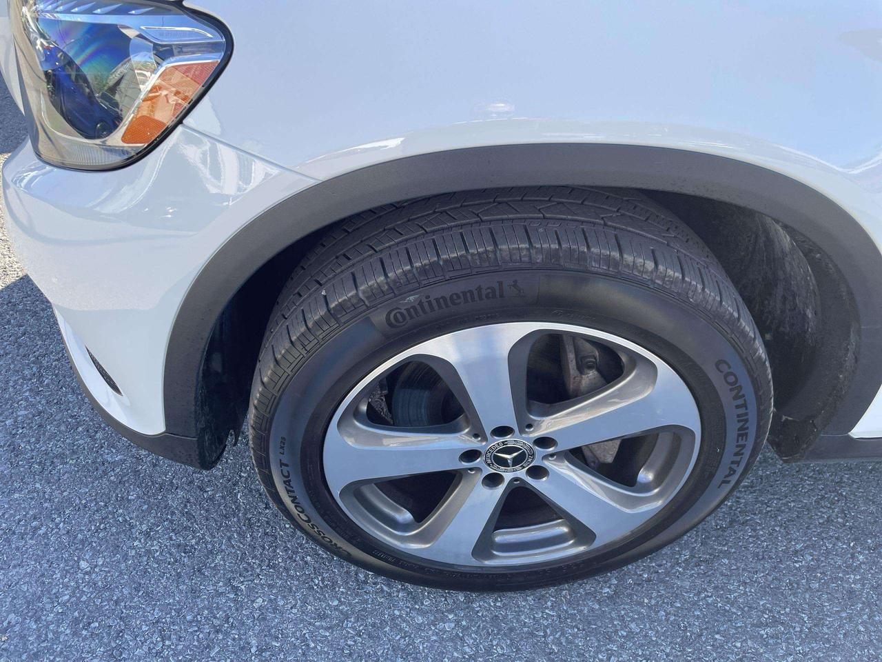2018 Mercedes-Benz GLC NAVI, BLIS, HTD. SEATS, BK. CAM,  ALLOYS Photo