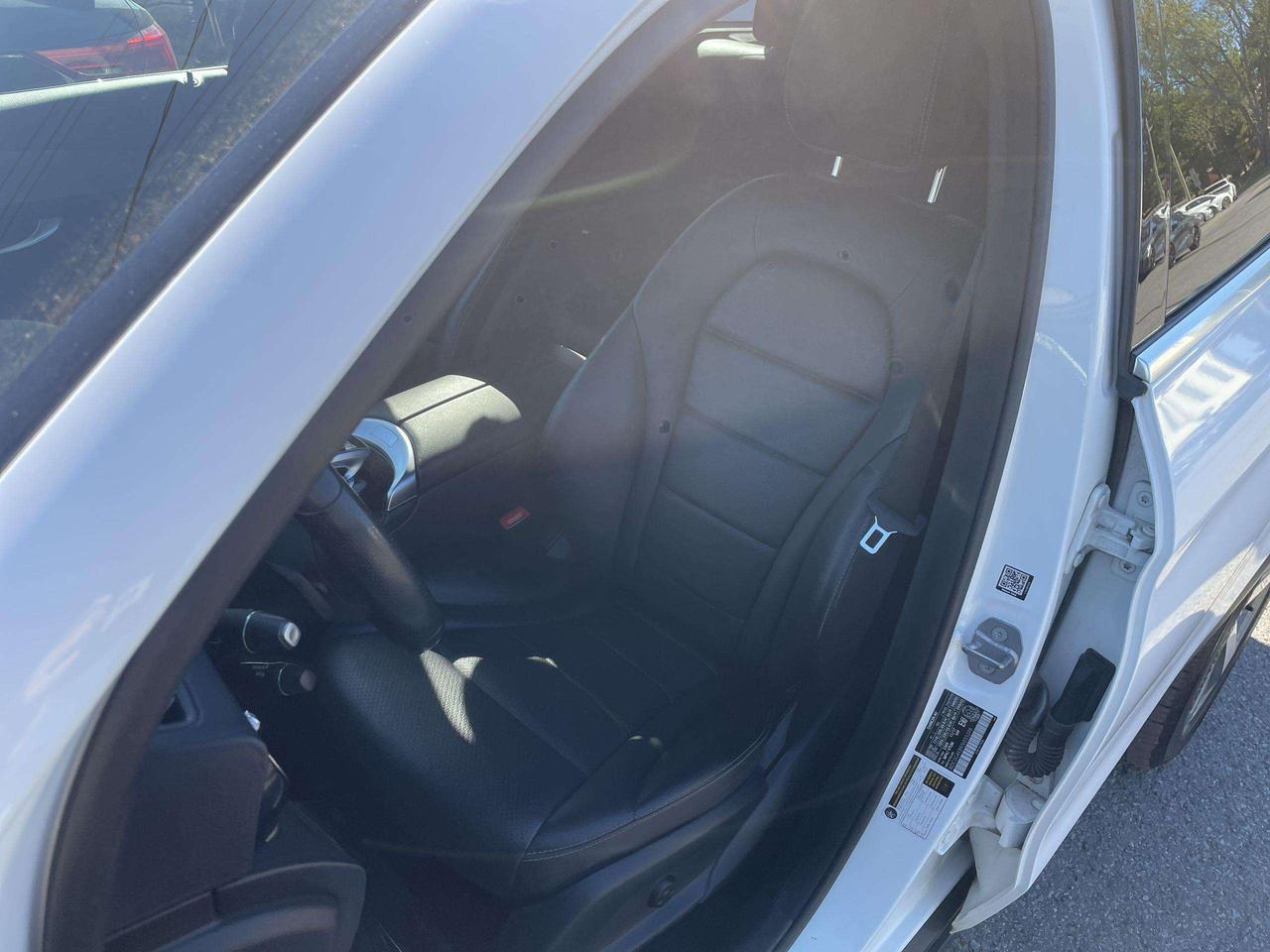 2018 Mercedes-Benz GLC NAVI, BLIS, HTD. SEATS, BK. CAM,  ALLOYS Photo