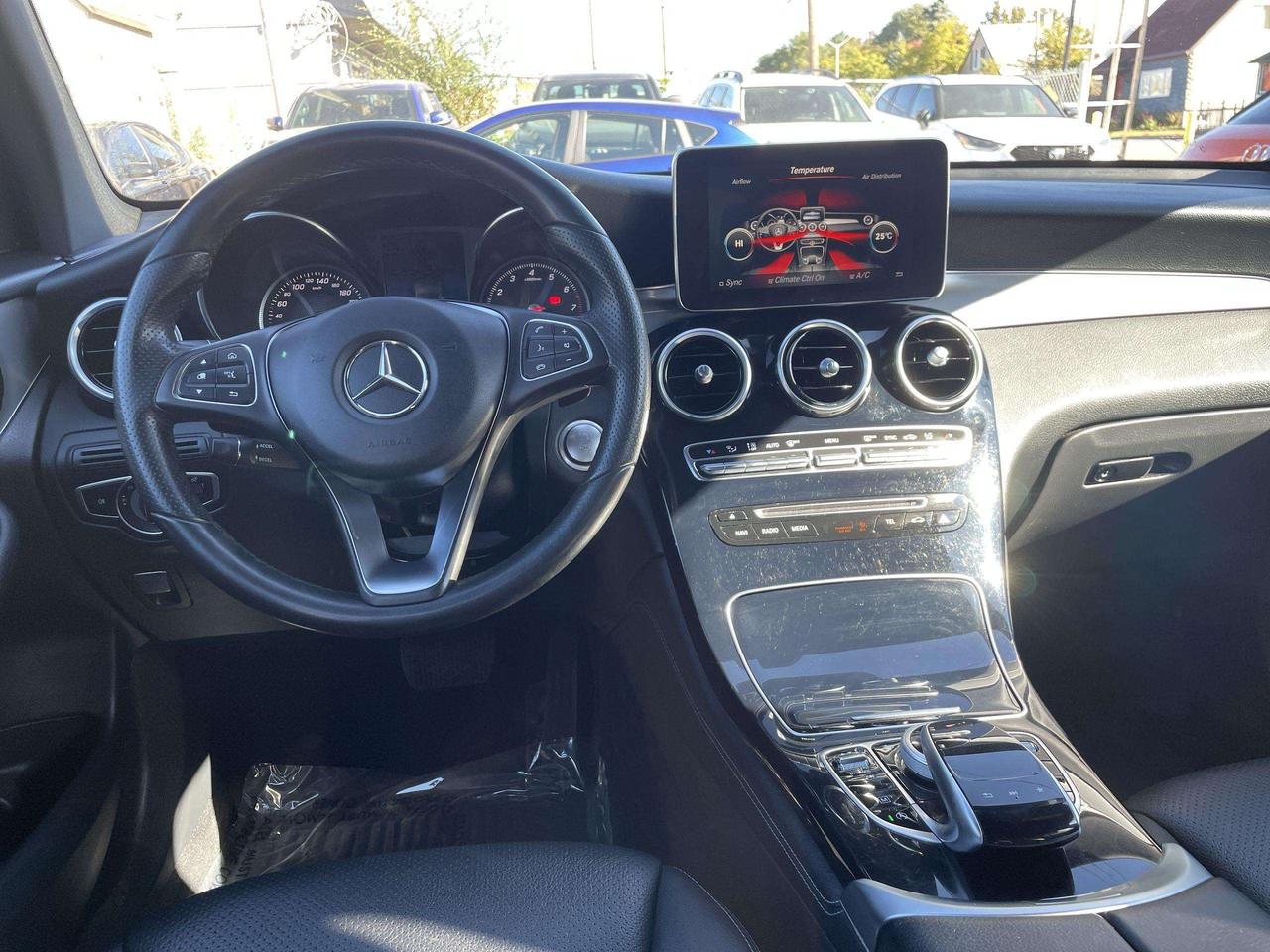 2018 Mercedes-Benz GLC NAVI, BLIS, HTD. SEATS, BK. CAM,  ALLOYS Photo