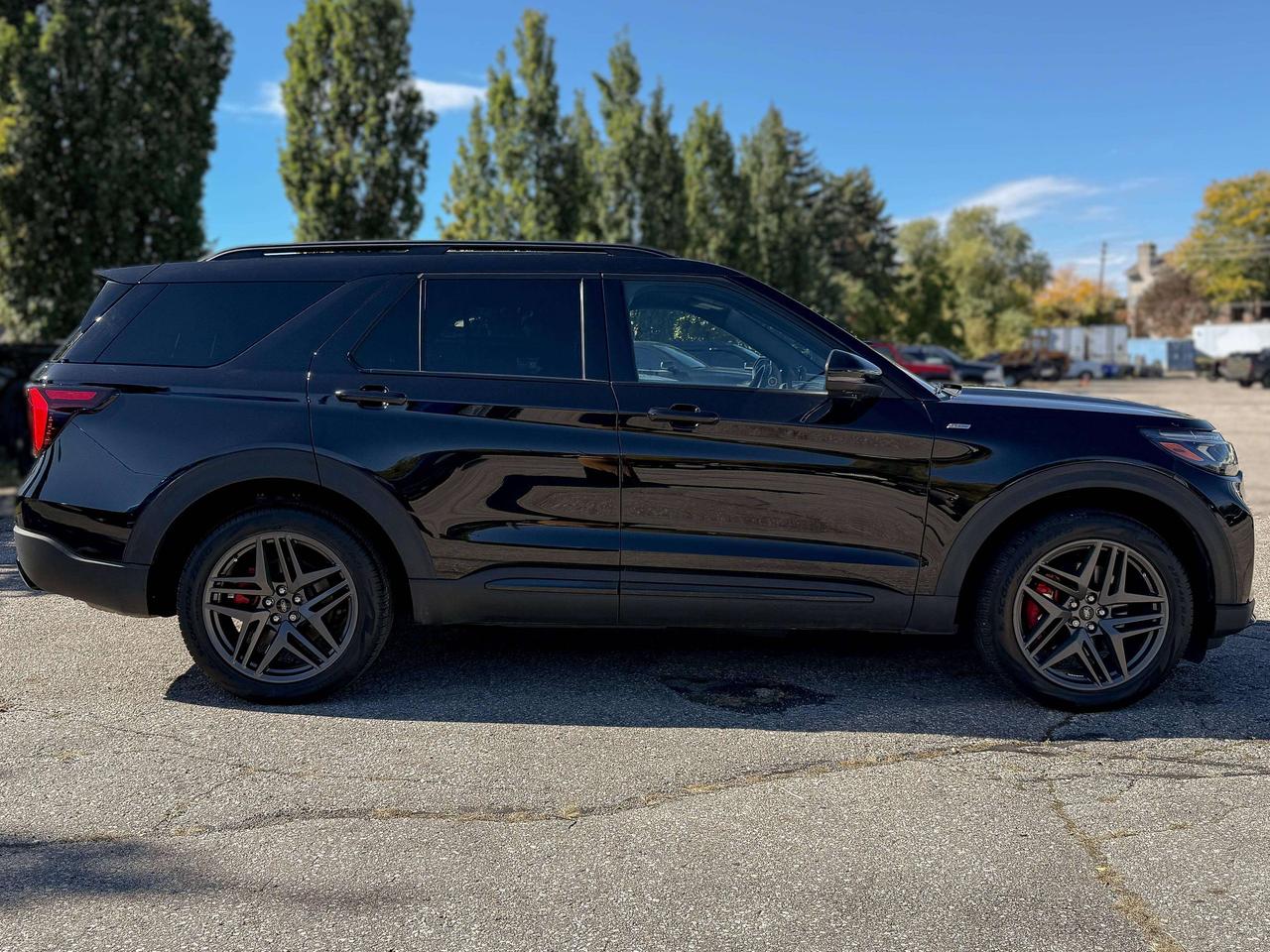 2025 Ford Explorer ST-Line | NAVIGATION | BLIND SPOT | REMOTE START Photo3