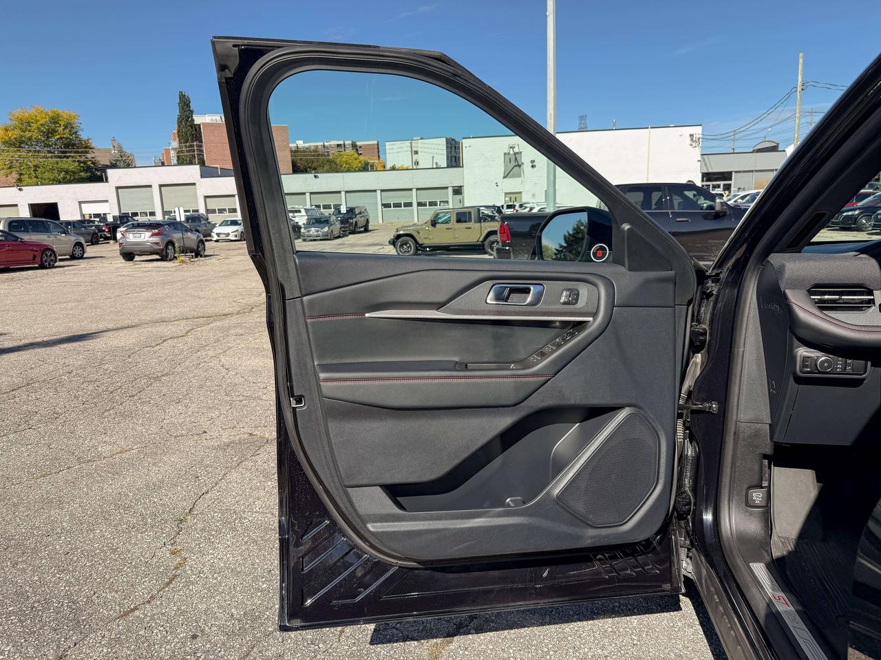 2025 Ford Explorer ST-Line | NAVIGATION | BLIND SPOT | REMOTE START Photo