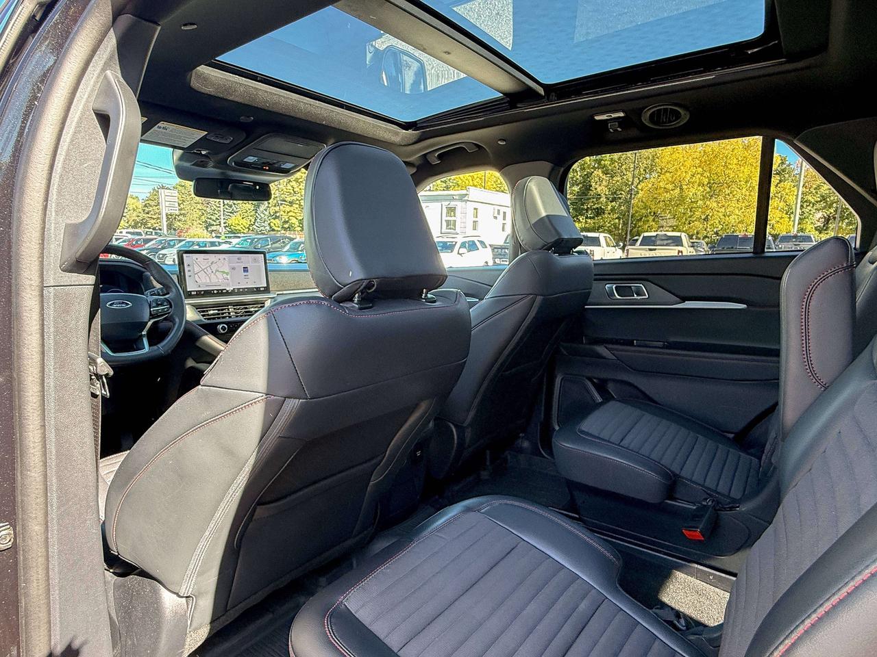 2025 Ford Explorer ST-Line | NAVIGATION | BLIND SPOT | REMOTE START Photo