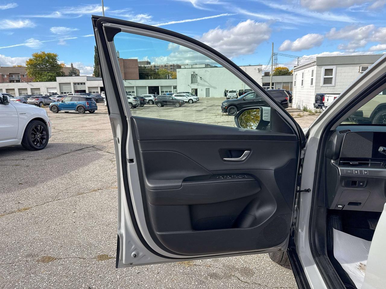 2025 Hyundai KONA Preferred | SUNROOF | BLUETOOTH | REMOTE START | Photo