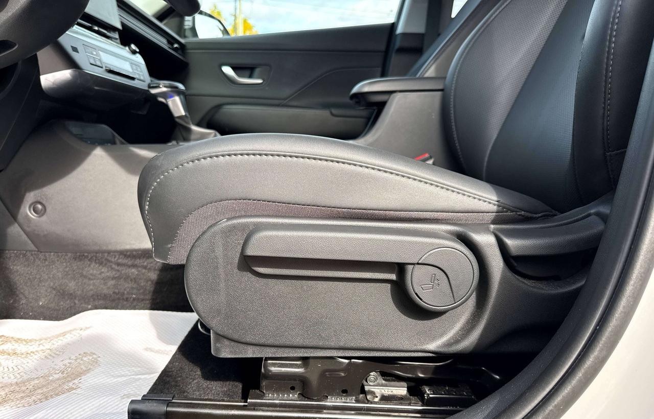 2025 Hyundai KONA Preferred | SUNROOF | BLUETOOTH | REMOTE START | Photo