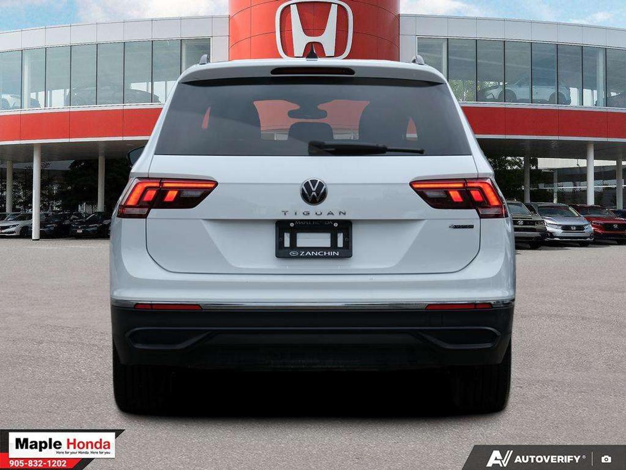 2022 Volkswagen Tiguan 4Motion| Leather | Panoramic roof| Heated Seats Photo4