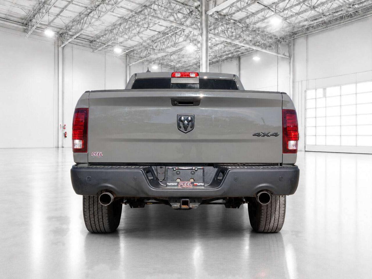 2022 RAM 1500 Warlock Crew V8 | Ceramic Grey | Max Tow | 4X4 Photo
