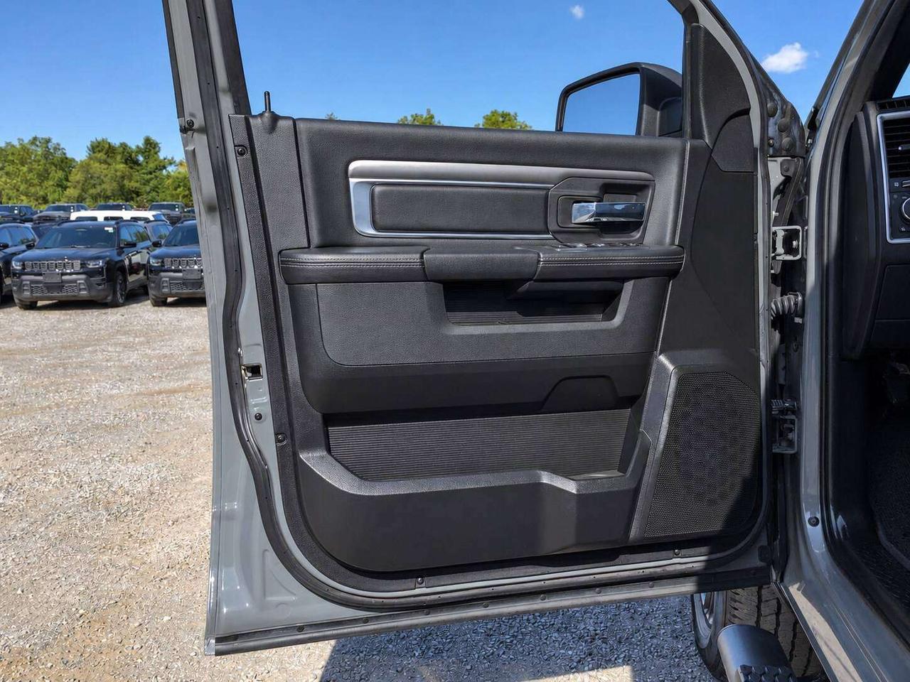 2022 RAM 1500 Warlock Crew V8 | Ceramic Grey | Max Tow | 4X4 Photo