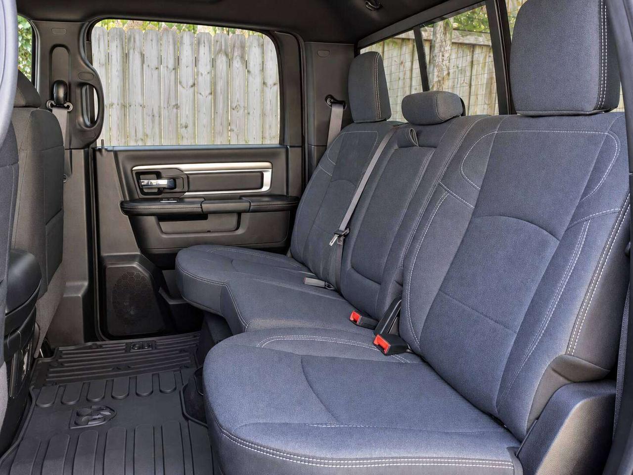 2022 RAM 1500 Warlock Crew V8 | Ceramic Grey | Max Tow | 4X4 Photo