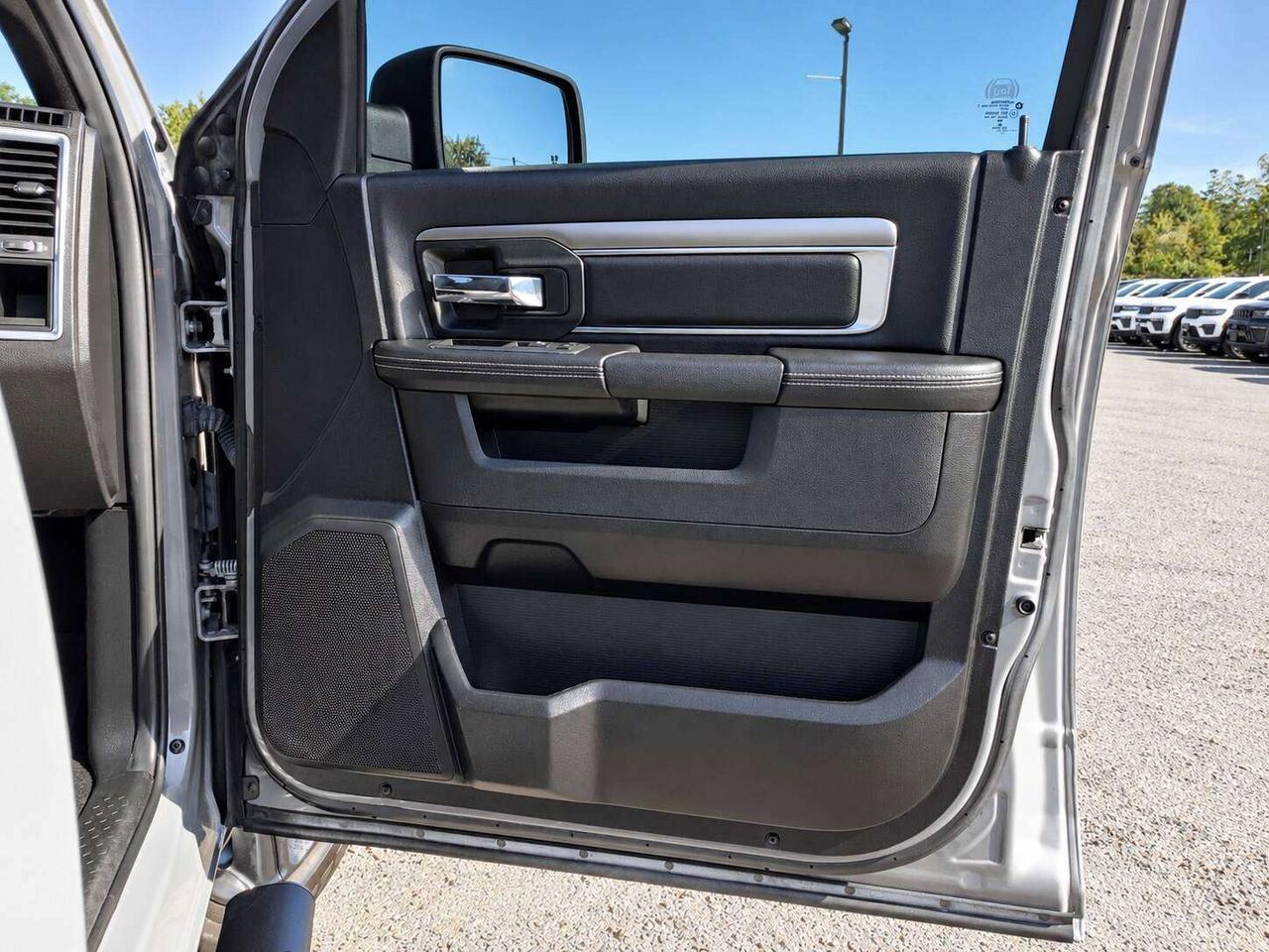 2022 RAM 1500 Warlock Crew V8 | Ceramic Grey | Max Tow | 4X4 Photo