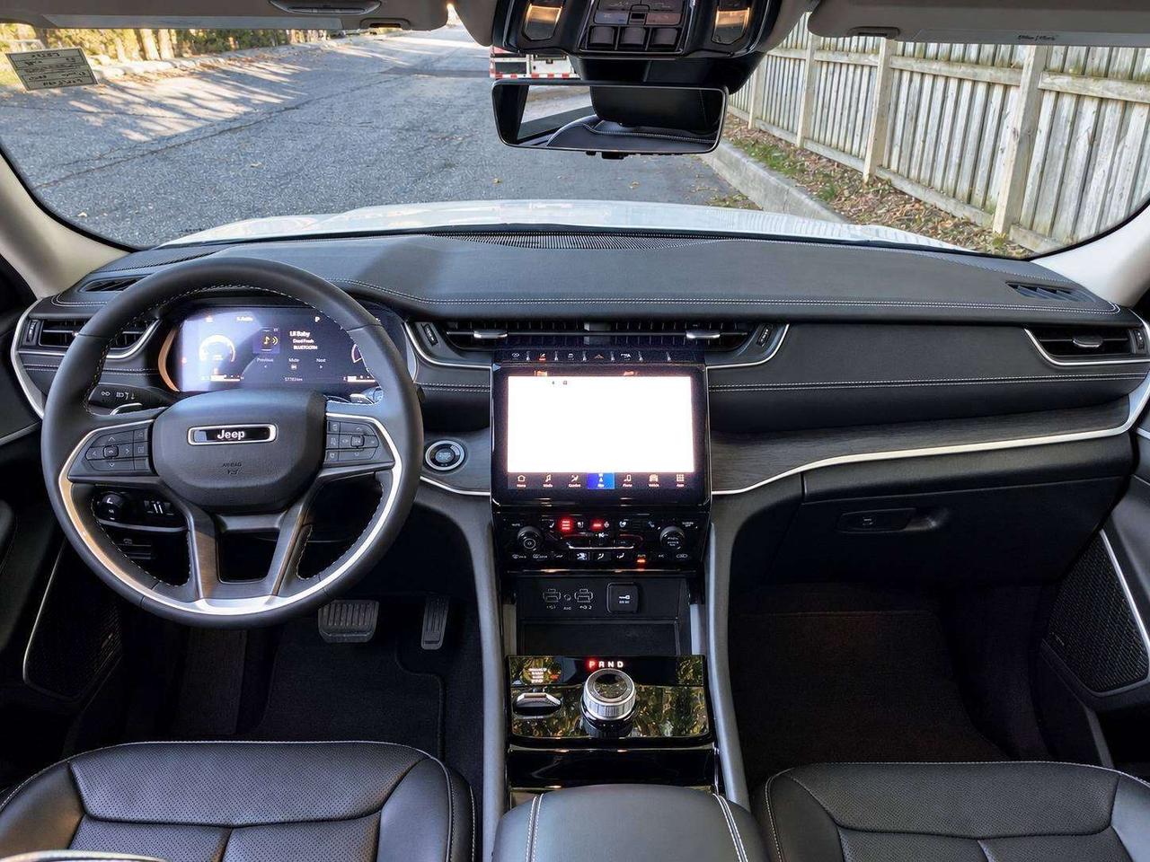 2023 Jeep Grand Cherokee Limited | Lux Tech II | Panoroof | Alpine | 4X4 Photo