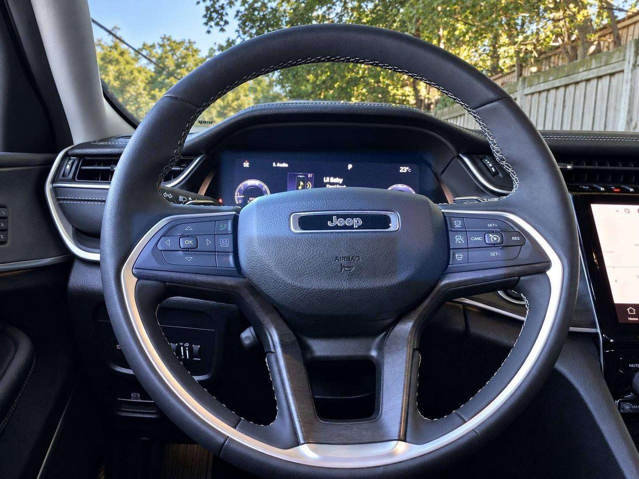 2023 Jeep Grand Cherokee Limited | Lux Tech II | Panoroof | Alpine | 4X4 Photo