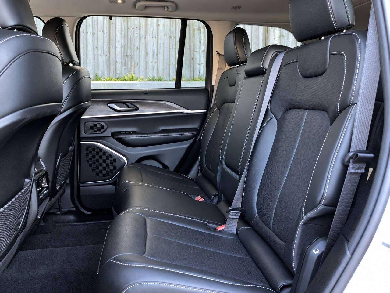 2023 Jeep Grand Cherokee Limited | Lux Tech II | Panoroof | Alpine | 4X4 Photo