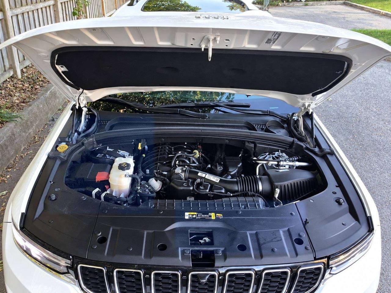 2023 Jeep Grand Cherokee Limited | Lux Tech II | Panoroof | Alpine | 4X4 Photo