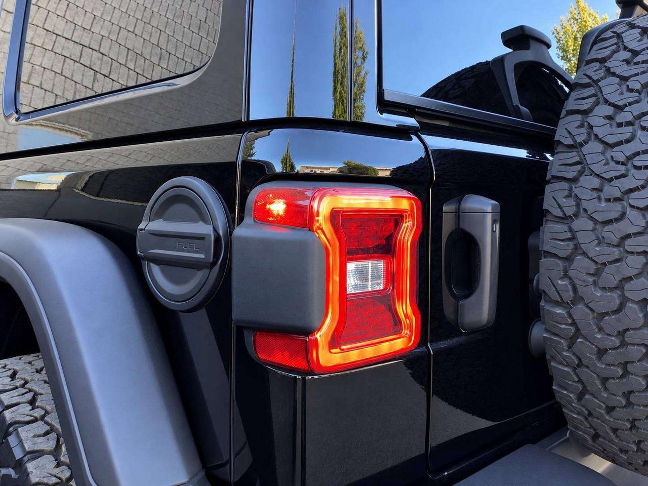 2024 Jeep Wrangler Rubicon V6 | SkyTop | Heated Seats | Alpine | 4X4 Photo