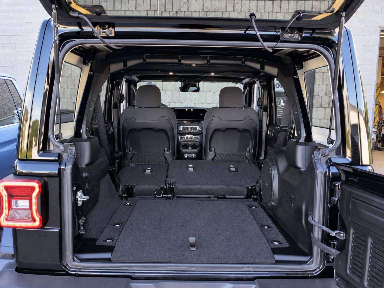 2024 Jeep Wrangler Rubicon V6 | SkyTop | Heated Seats | Alpine | 4X4 Photo