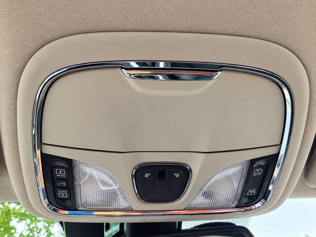 2017 Jeep Cherokee L Plus | Vented Leather | Panoroof | AS IS | 4X4 Photo