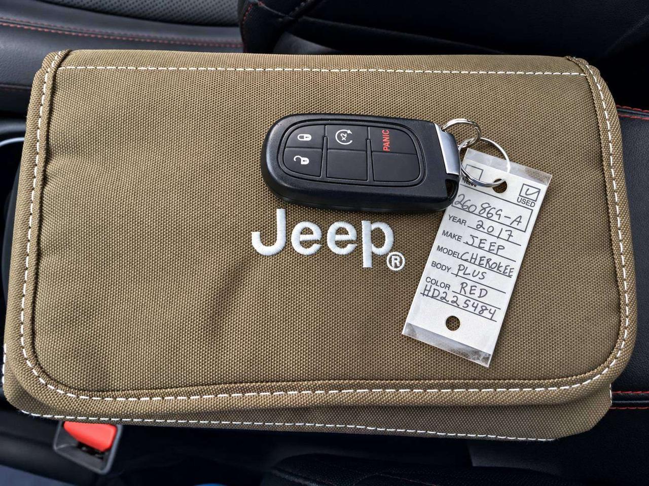 2017 Jeep Cherokee L Plus | Vented Leather | Panoroof | AS IS | 4X4 Photo