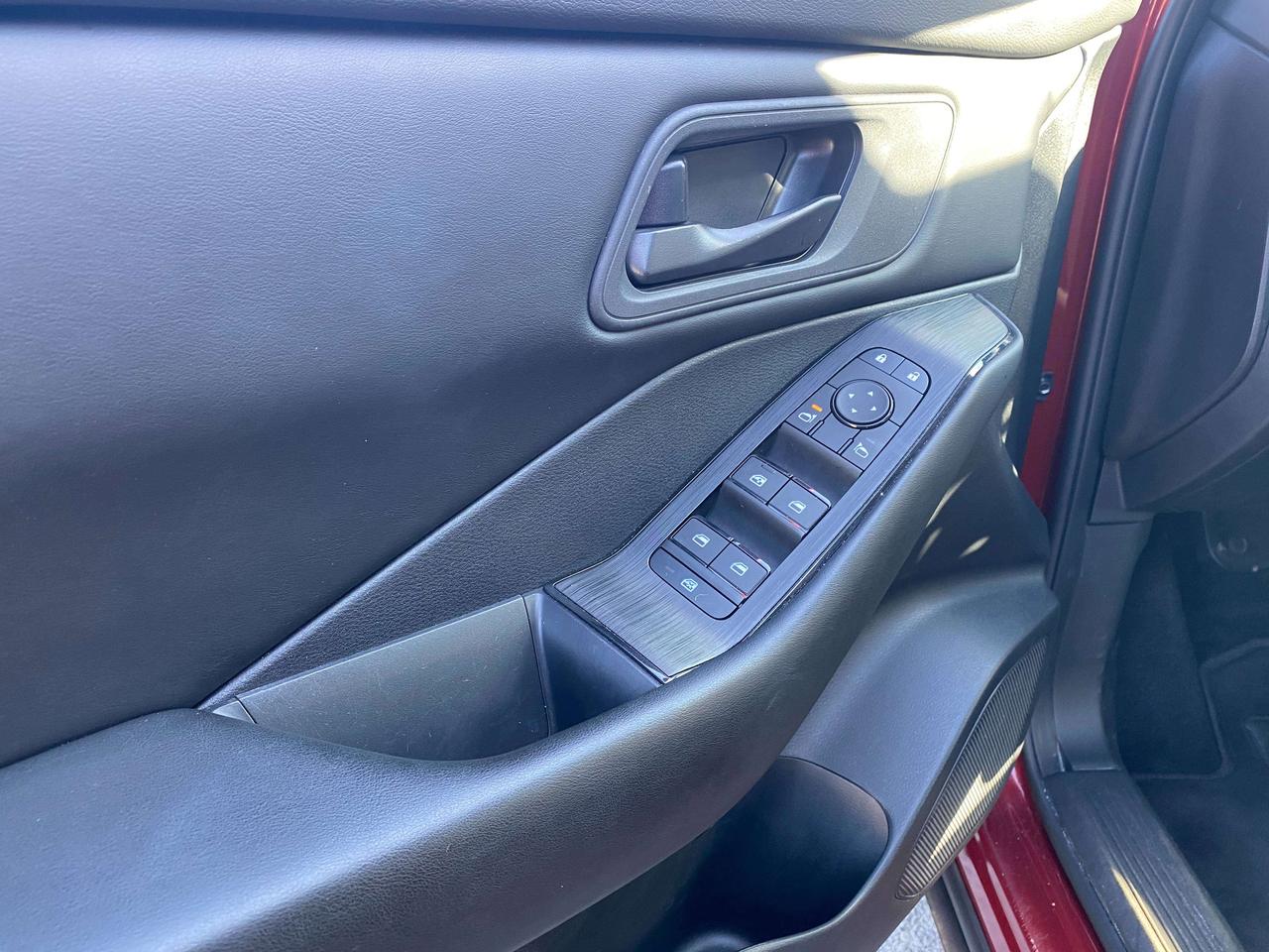 2024 Nissan Rogue S, AWD, REMOTE START, BALANCE OF FACTORY WARRANTY! - Photo #11